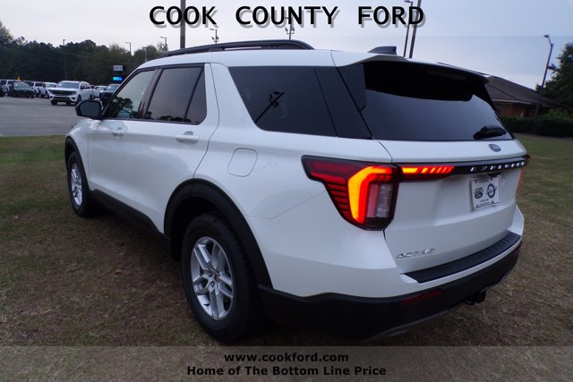 2026 Ford Explorer photo 3