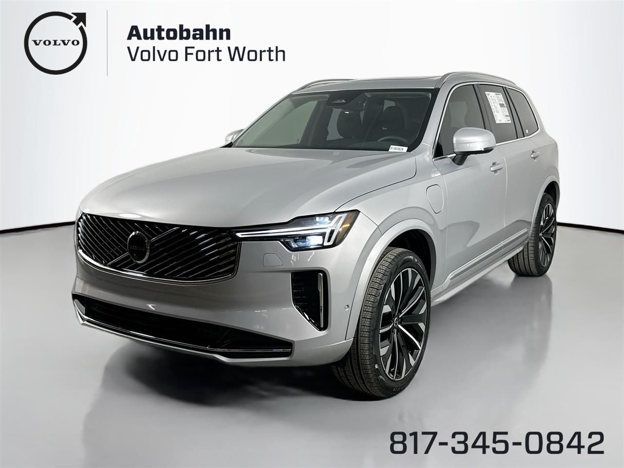 2025 Volvo XC90 Plus's photo