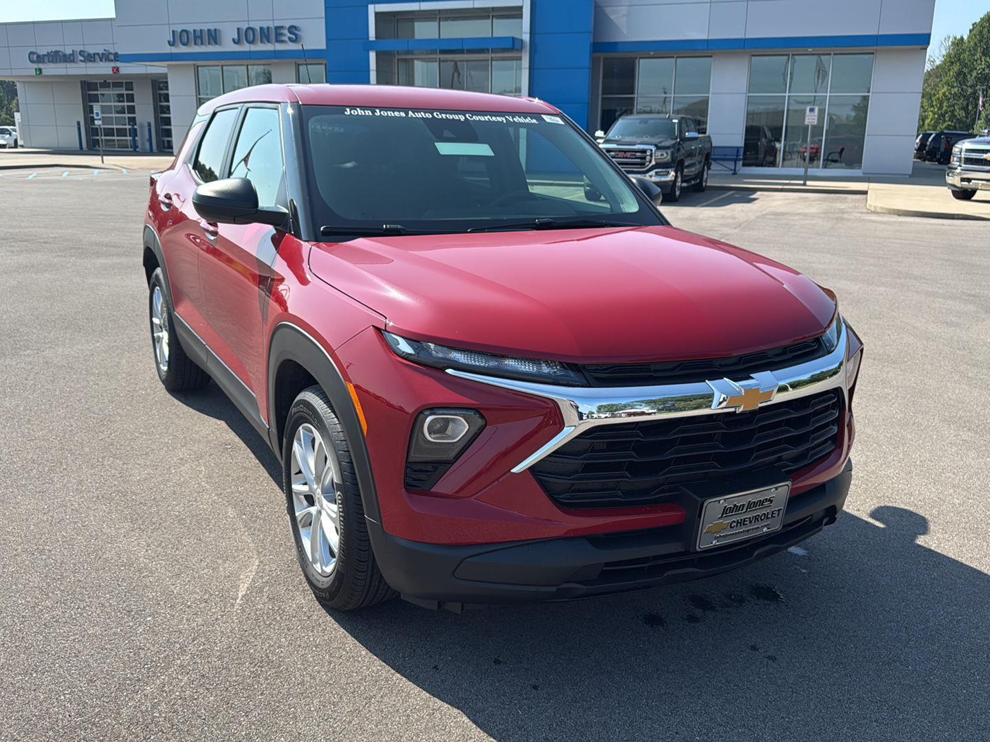 2026 Chevrolet Trailblazer LS photo 2