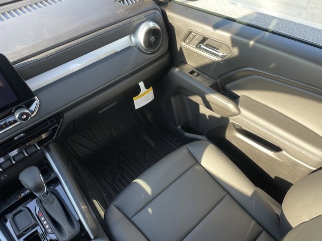 2026 Chevrolet Colorado LT photo 15