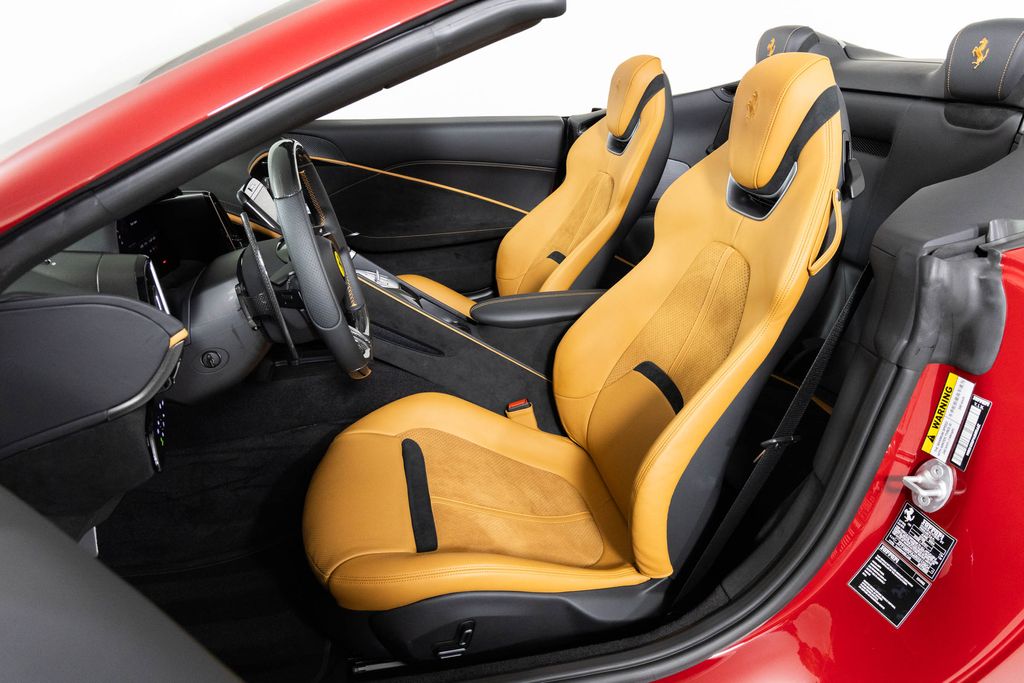 2024 Ferrari Roma Spider photo 4