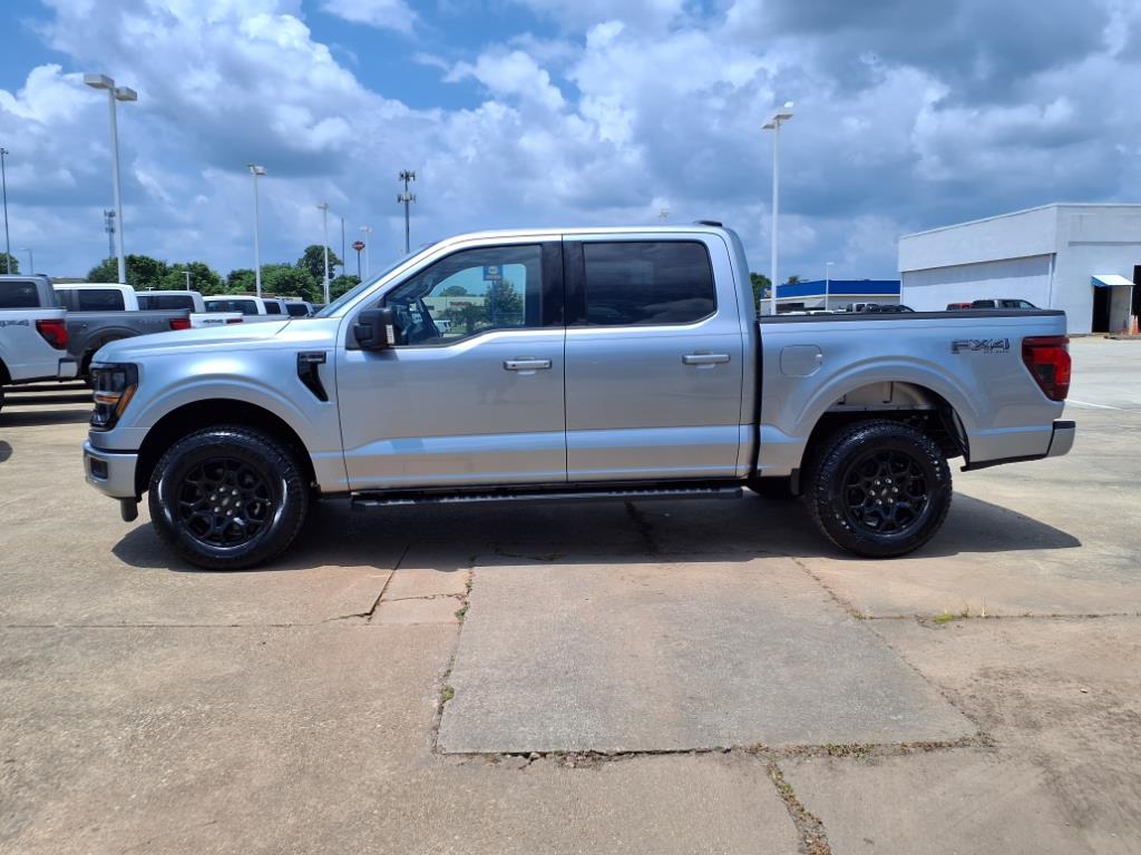 2025 Ford F-150 XLT photo 2