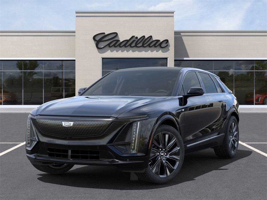 2025 Cadillac Lyriq Sport photo 2