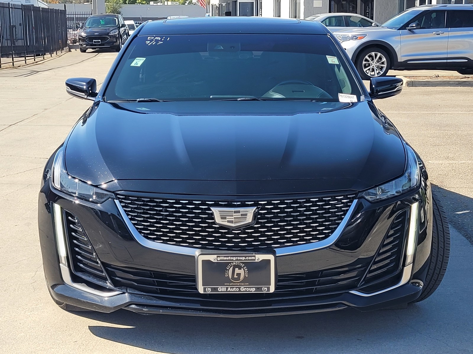2023 Cadillac CT5 Luxury photo 2