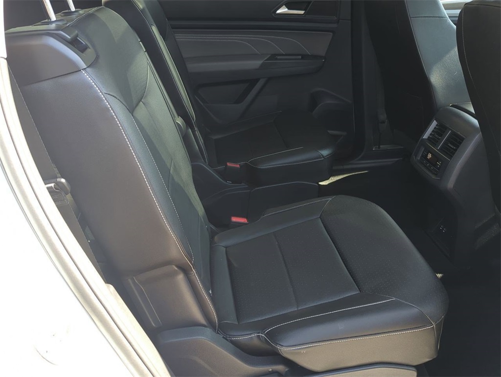 2022 Volkswagen Atlas SEL photo 21
