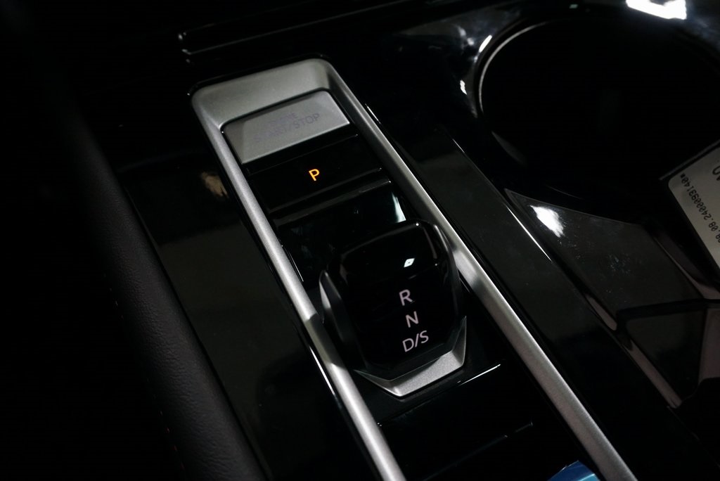 2025 Volkswagen Atlas Peak Edition SE photo 23