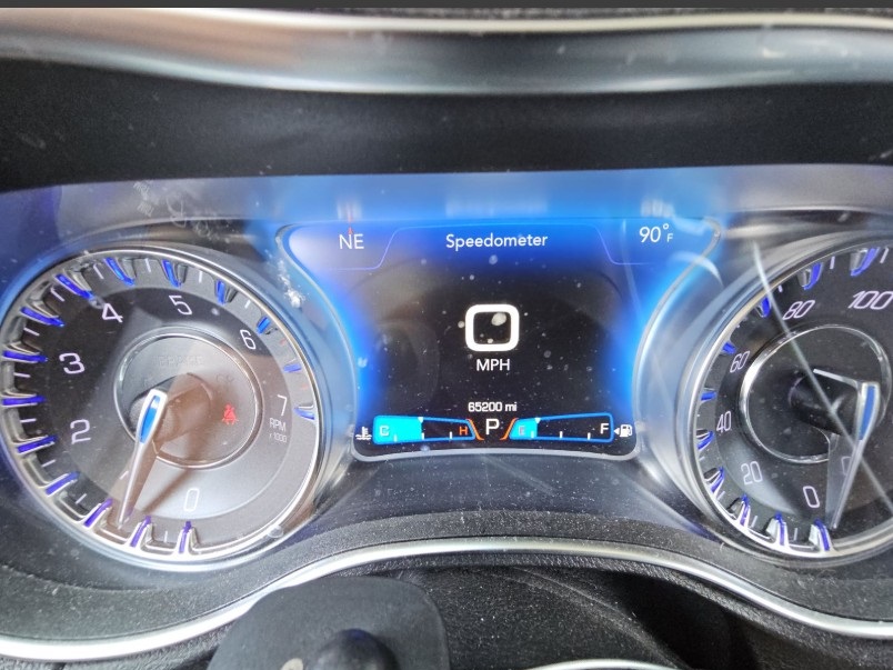 2020 Chrysler 300 Touring photo 25