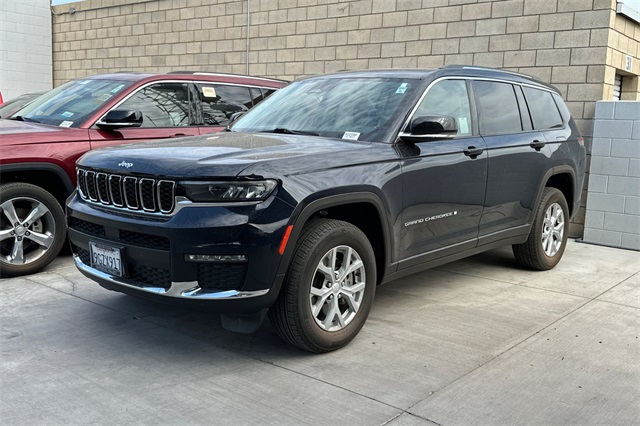 2023 Jeep Grand Cherokee Limited photo 3