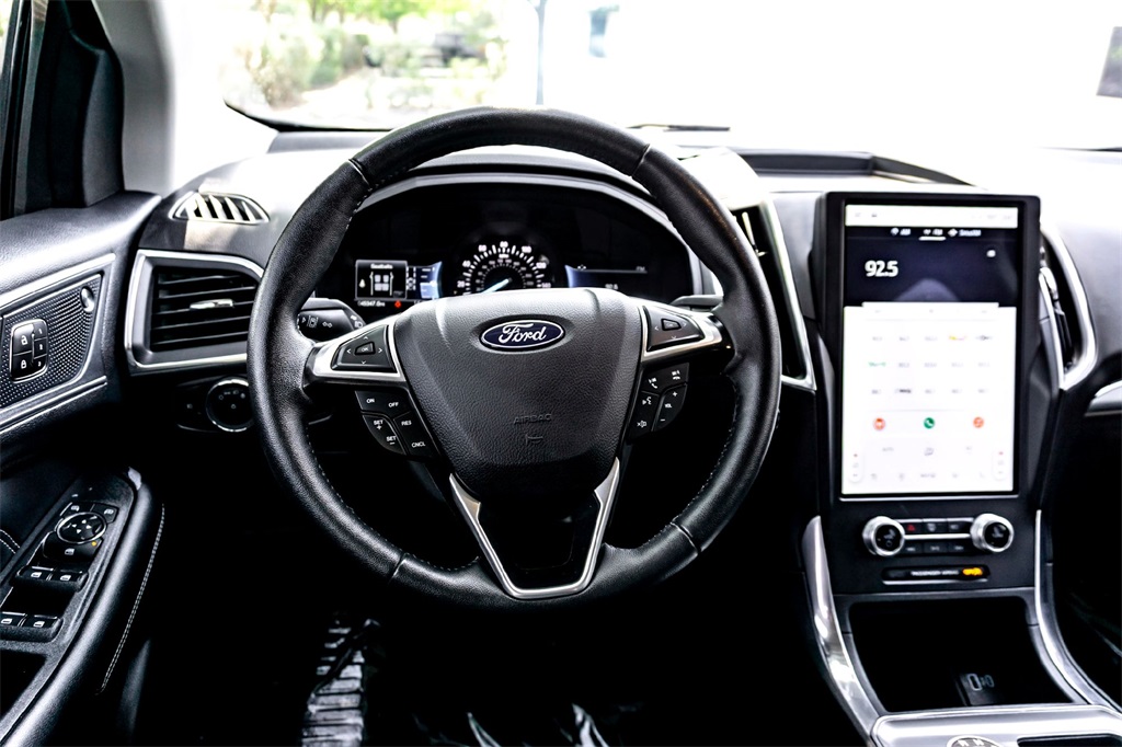 2024 Ford Edge Titanium photo 28
