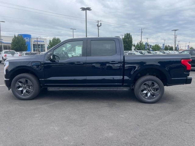 2025 Ford F-150 Lightning Lariat photo 9