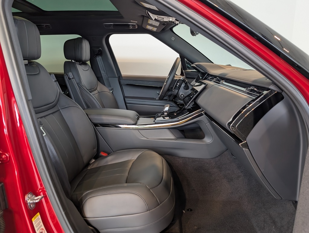 2025 Land Rover Range Rover Sport SE photo 29
