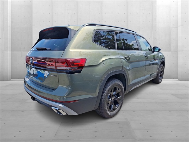 2025 Volkswagen Atlas Peak Edition SE photo 4