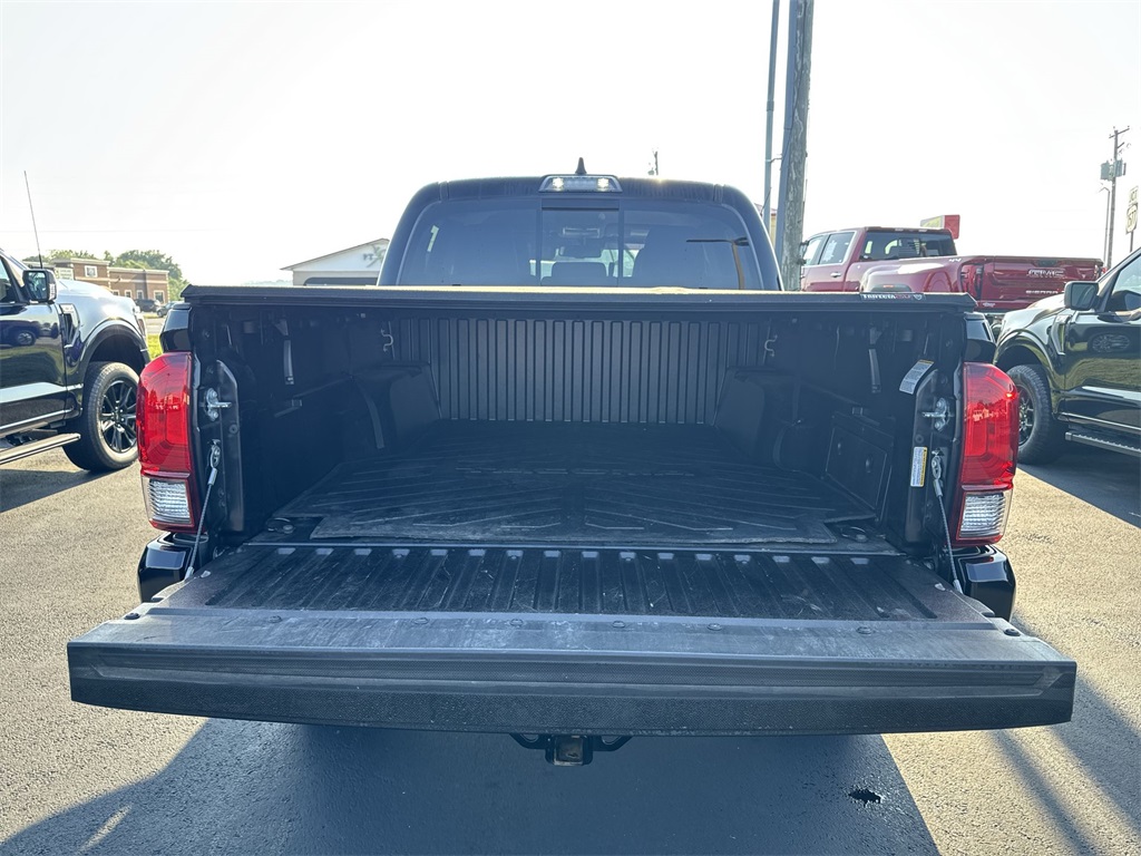 2022 Toyota Tacoma SR5 photo 28