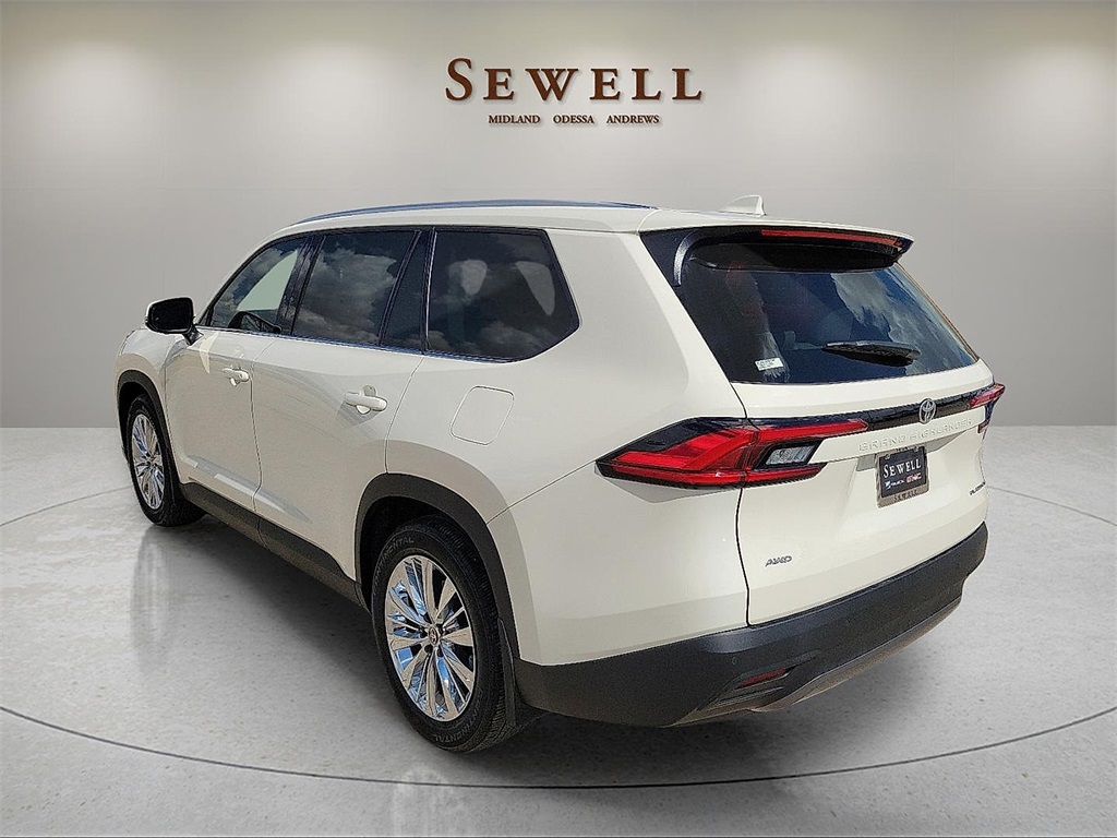 2024 Toyota Grand Highlander XLE photo 3