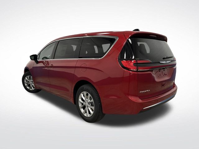 2026 Chrysler Pacifica photo 3