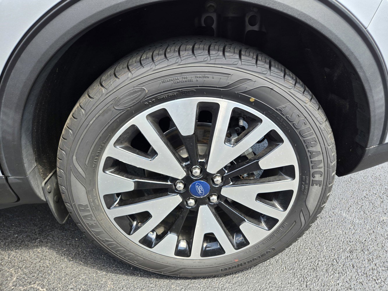 2020 Ford Escape SE Sport Hybrid photo 45