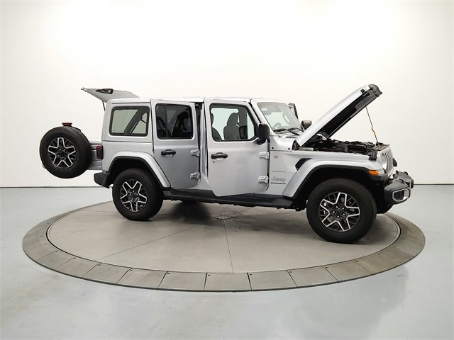2024 Jeep Wrangler Sahara photo 15