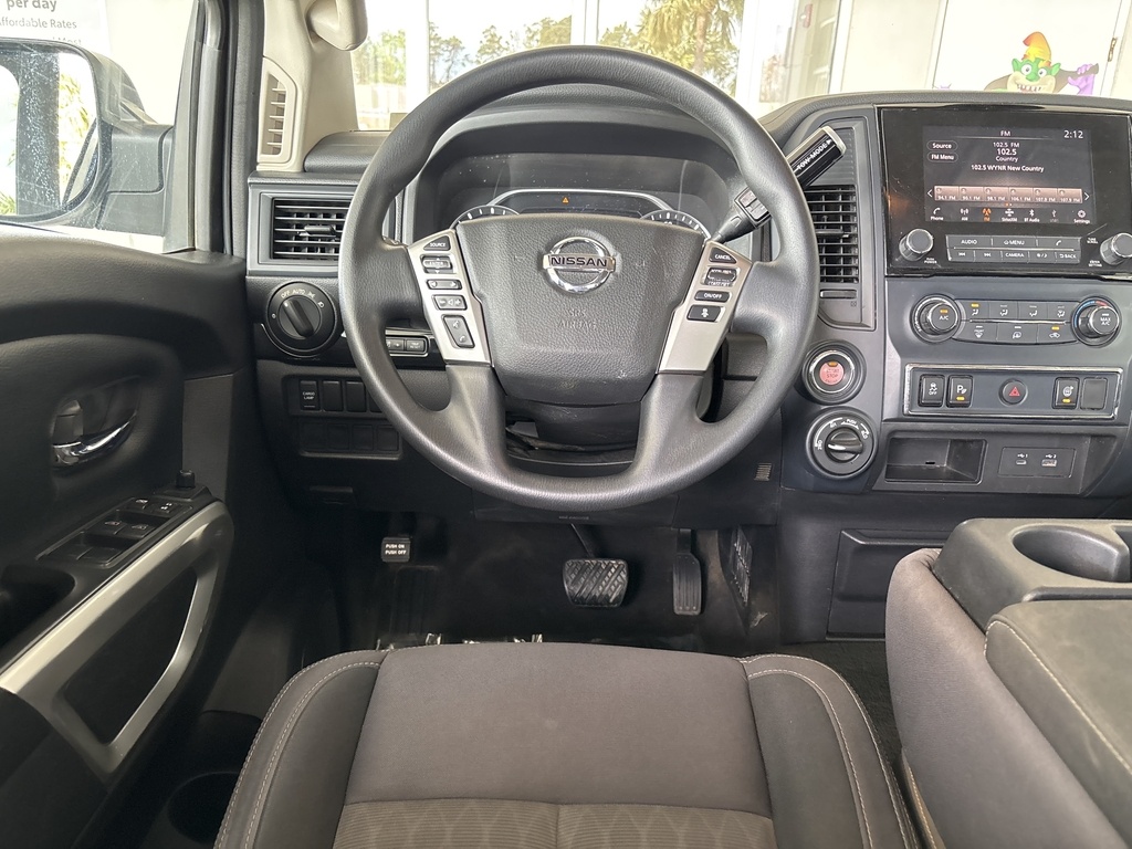 2022 Nissan Titan SV photo 16