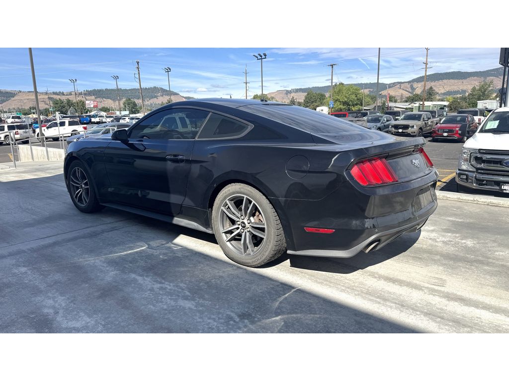 2016 Ford Mustang EcoBoost Premium photo 4