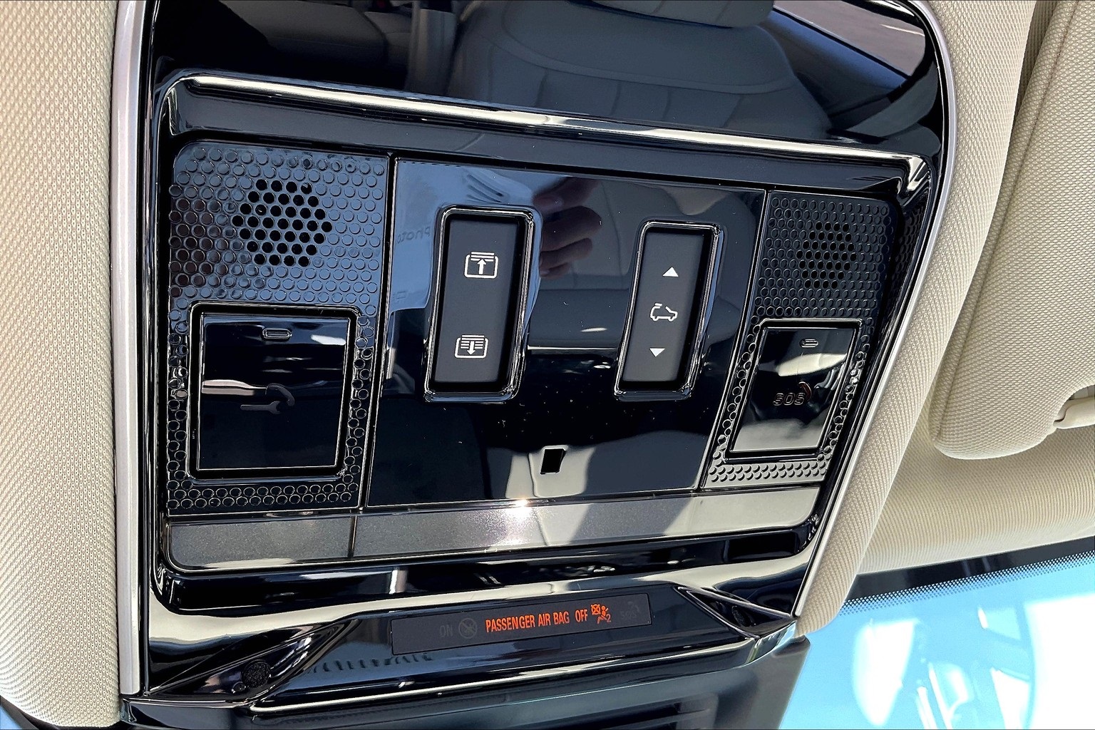 2025 Land Rover Range Rover SE photo 21