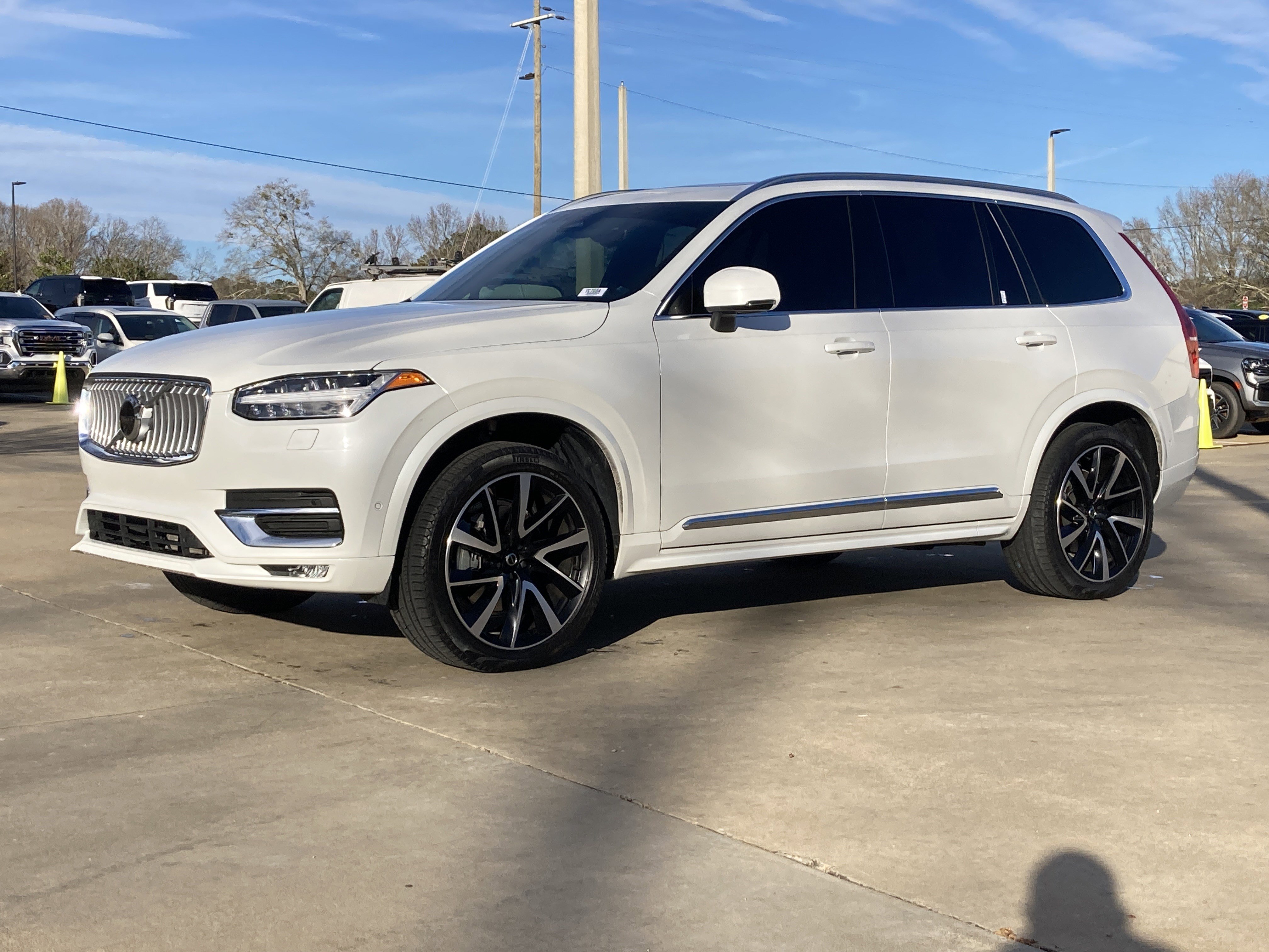 2023 Volvo XC90 Plus's photo