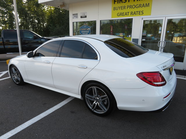 2018 Mercedes Benz E 300 photo 3