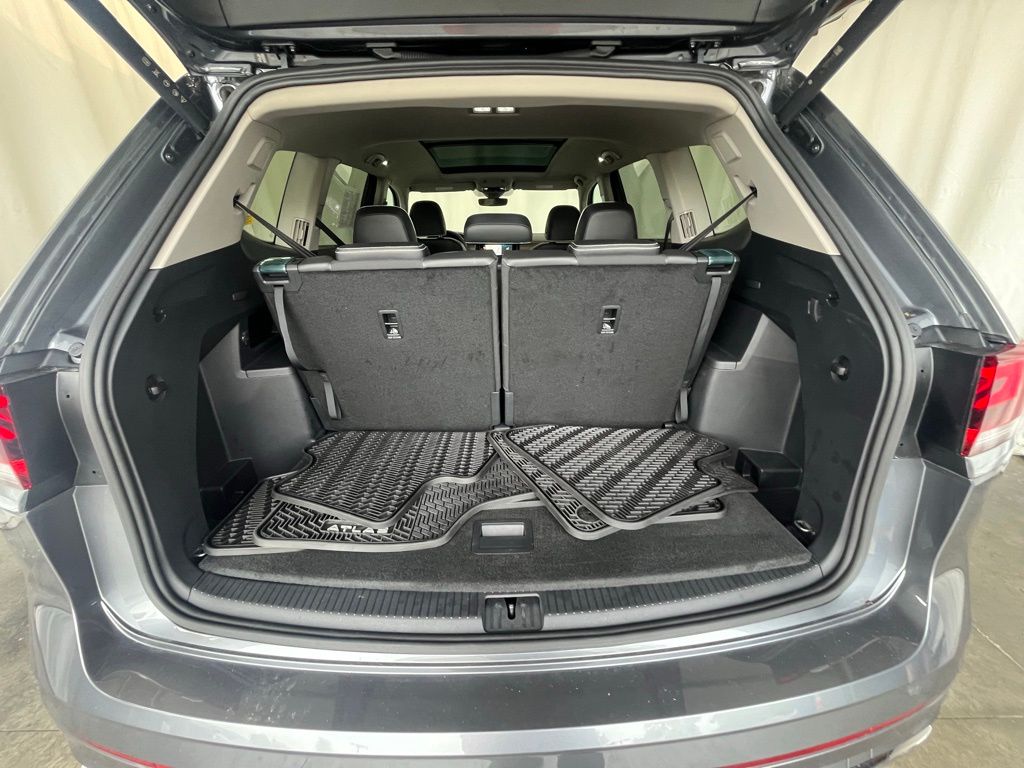 2024 Volkswagen Atlas SEL Premium R-Line photo 29