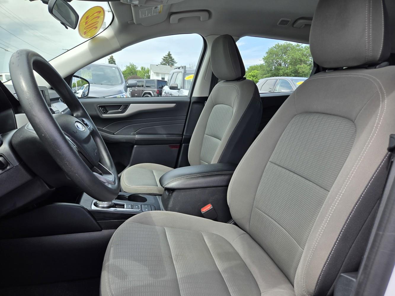 2022 Ford Escape S photo 21