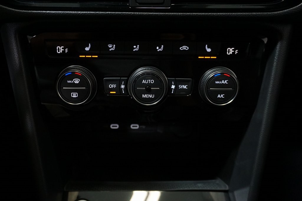 2024 Volkswagen Taos SE photo 14