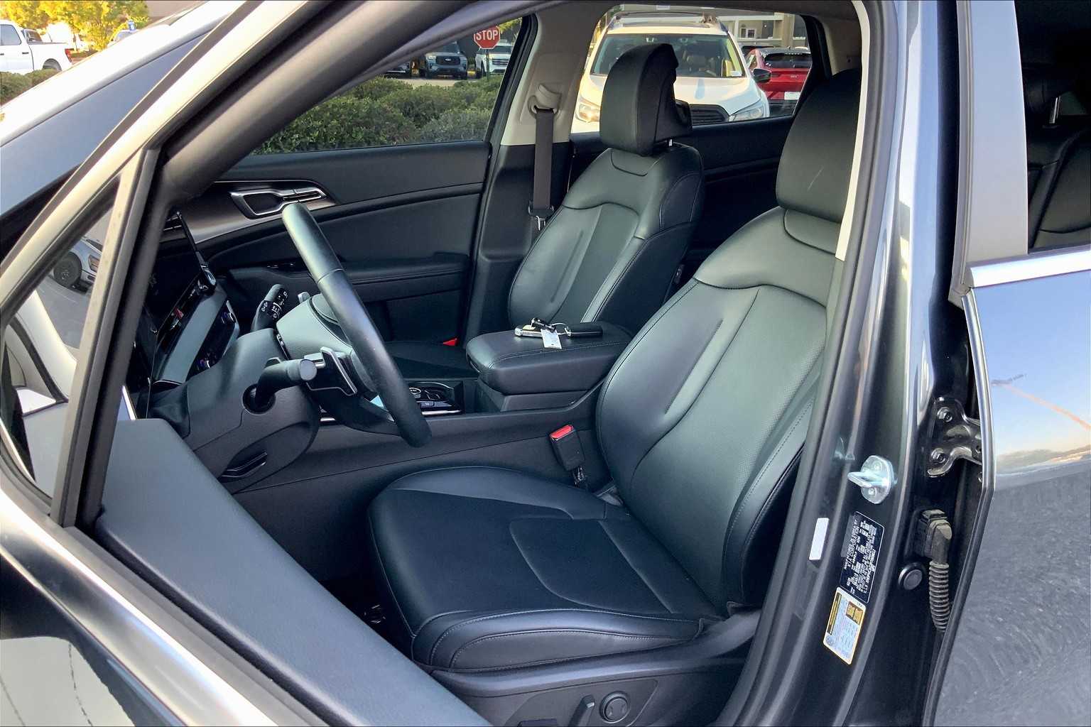2023 Kia Sportage Hybrid EX photo 4