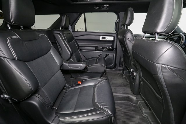 2022 Ford Explorer ST photo 16