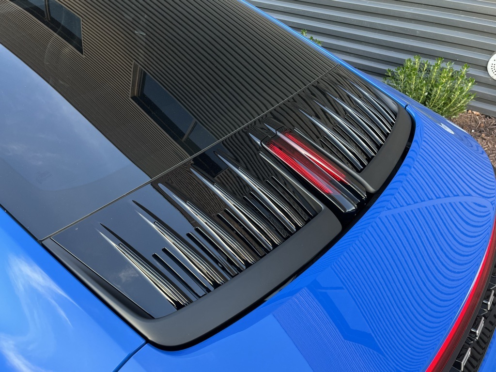 2025 Porsche 911 photo 8