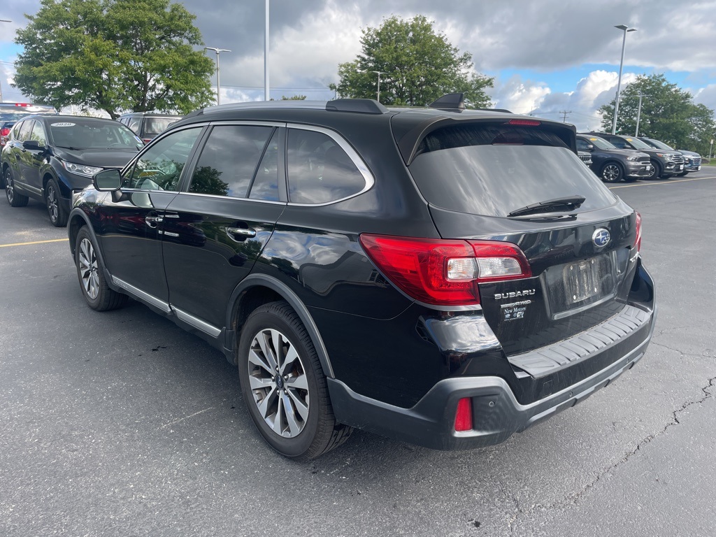 2019 Subaru Outback 2.5i Touring photo 3