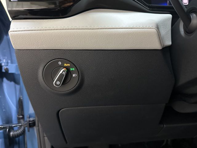2025 Volkswagen Taos S photo 18