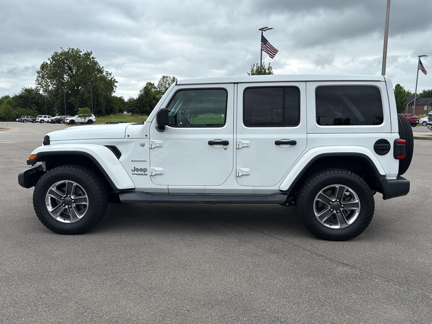 2018 Jeep Wrangler Unlimited Sahara photo 3