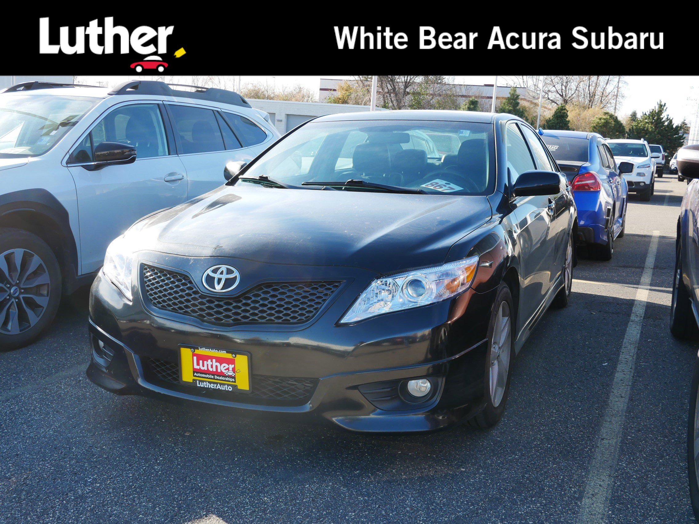 2010 Toyota Camry SE's photo