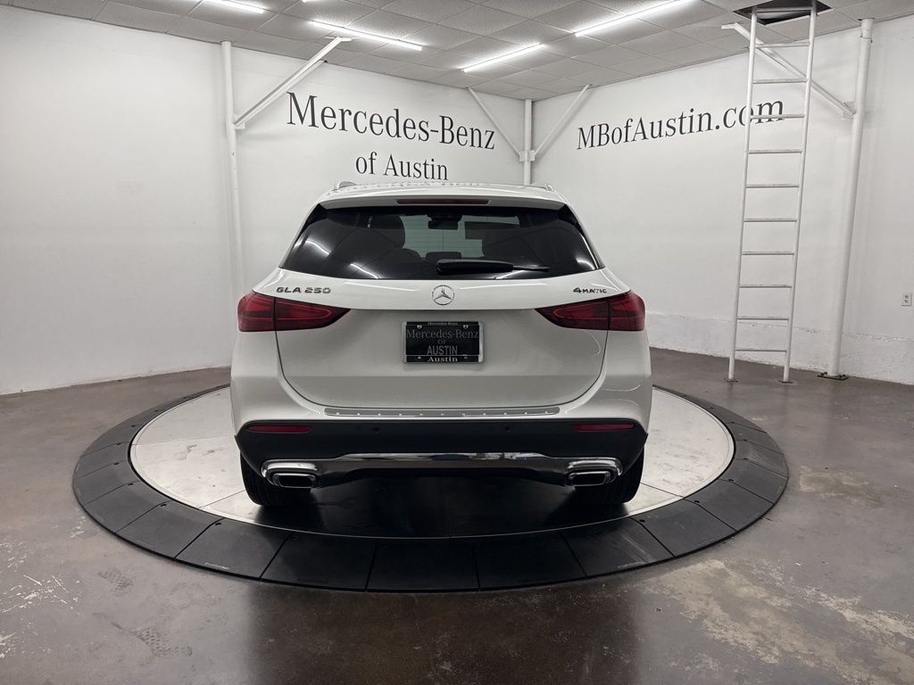 2026 Mercedes Benz GLA 250 4MATIC photo 3