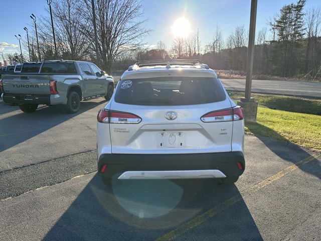 2022 Toyota Corolla Cross LE photo 4
