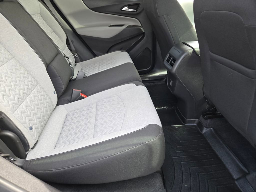 2022 Chevrolet Equinox LS photo 13