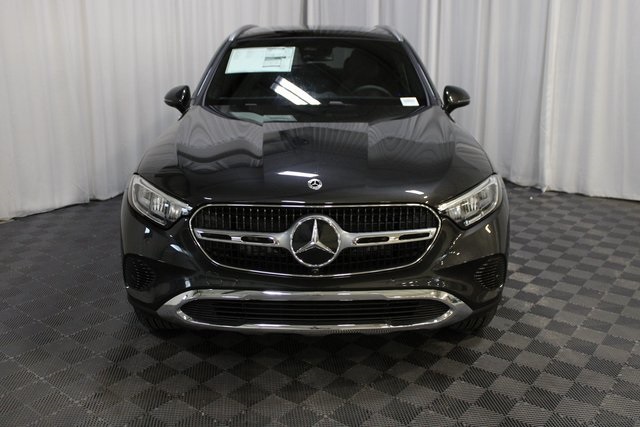 2025 Mercedes Benz GLC 300 4MATIC photo 2