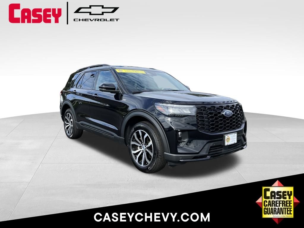 2025 Ford Explorer ST-LINE's photo