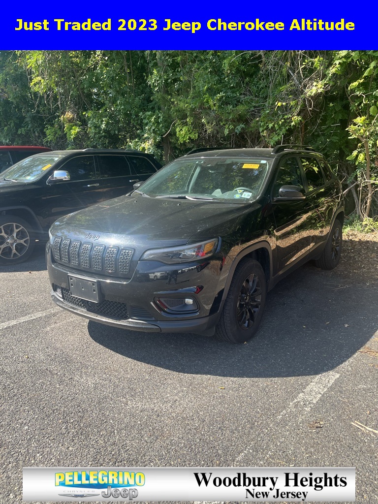 2023 Jeep Cherokee Altitude photo 3