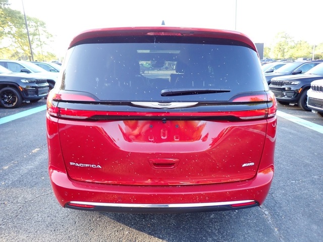 2026 Chrysler Pacifica photo 4