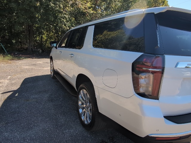 2024 Chevrolet Suburban Premier photo 6
