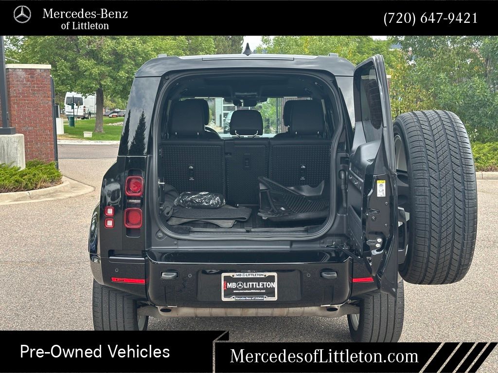 2023 Land Rover Defender 110 X-Dynamic SE photo 23