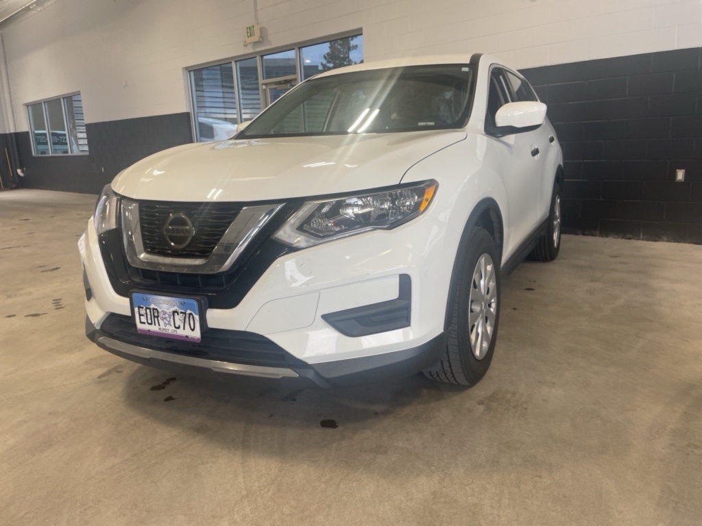 2018 Nissan Rogue S's photo