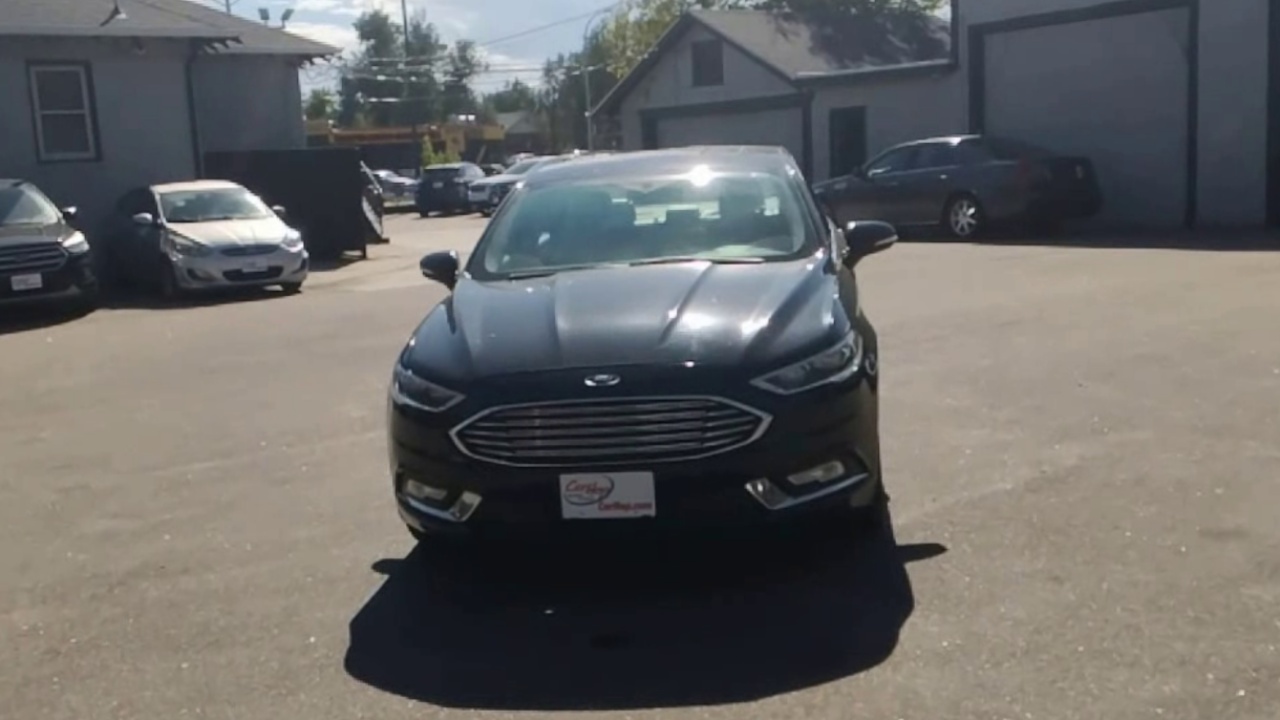 2017 Ford Fusion SE photo 2