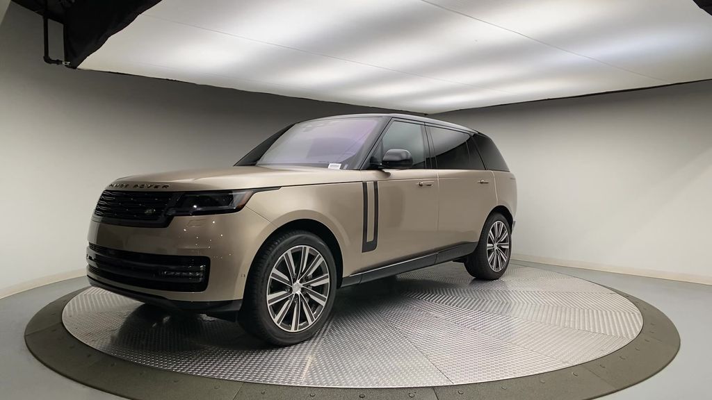 2023 Land Rover Range Rover SE photo 3