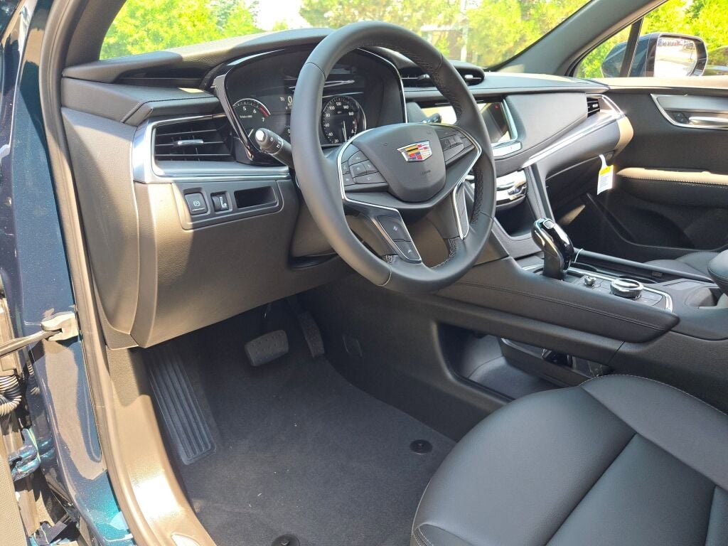 2025 Cadillac XT5 Luxury photo 23