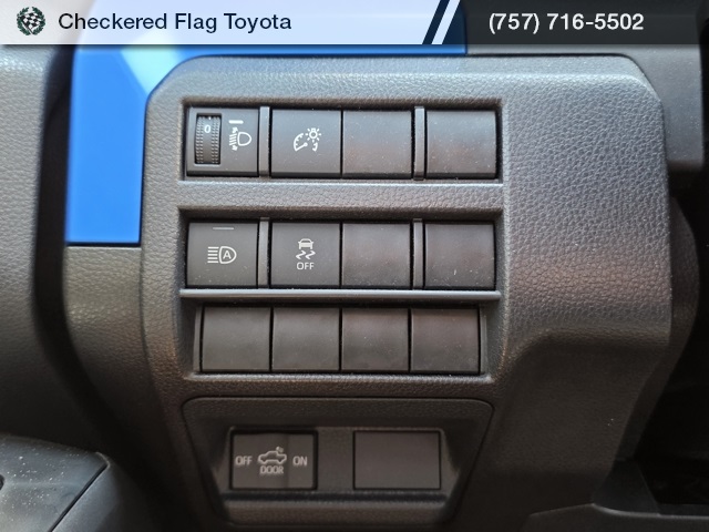2025 Toyota Tacoma TRD Off-Road photo 11